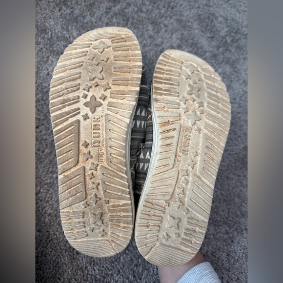 Hey Dude Women's Wendy Boho Stripe Gray Sherpa Lined Slip On Shoes - Picture 3 of 7